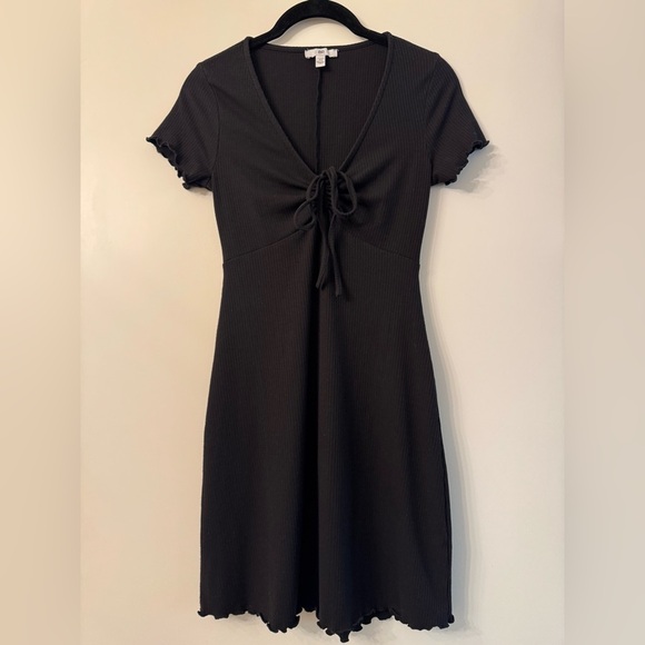 BP BLACK RIBBED SHORT SLEEVE V-NECK DRESS W/ TIE JUNIORS SZ XS - Picture 2 of 5